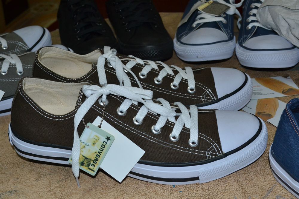 Giày Converse vải nhiều mầu rất phù hợp cho các bạn trẻ đi học, vui chơi, thể thao, tha hồ dạo phố