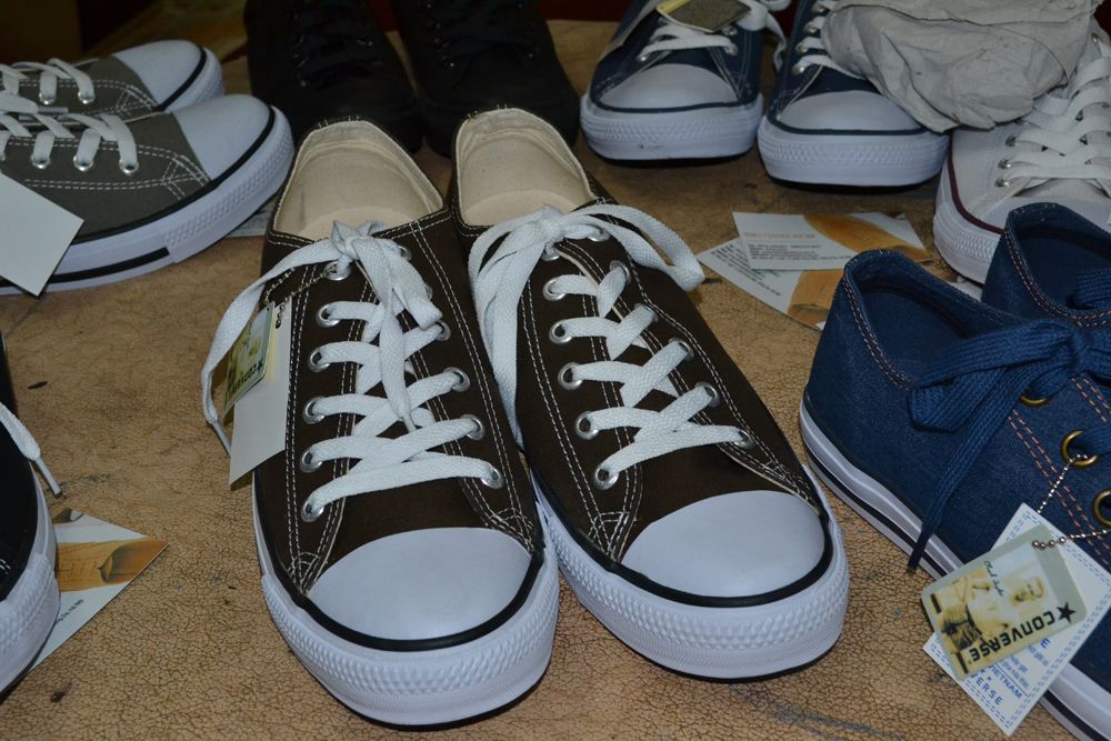 Giày Converse vải nhiều mầu rất phù hợp cho các bạn trẻ đi học, vui chơi, thể thao, tha hồ dạo phố