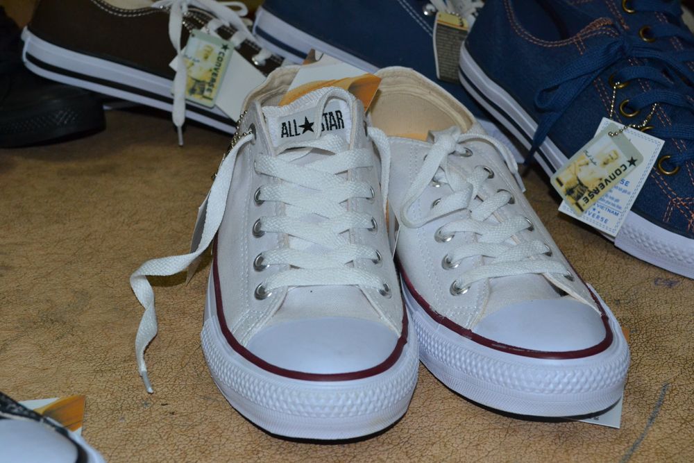 Giày Converse vải nhiều mầu rất phù hợp cho các bạn trẻ đi học, vui chơi, thể thao, tha hồ dạo phố